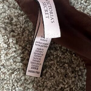 36 DDD Victoria Secret Bras (4 total)